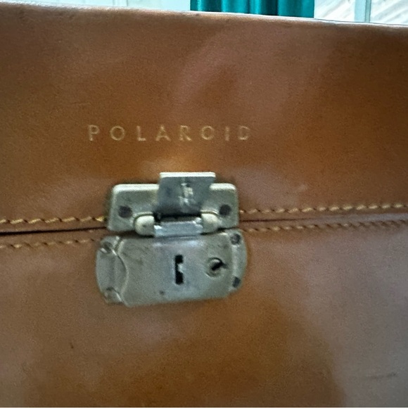 Vintage Polaroid Land Camera Model 800 with Case and Accessories - Picture 4 of 6